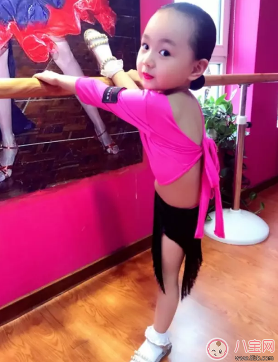 鄧倫《爸爸去哪兒》實習奶爸表現(xiàn) 東北萌娃與鄧倫配合默契嗎？