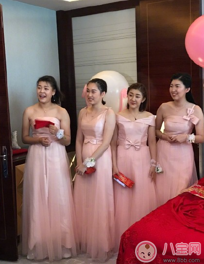 李曉霞婚禮現(xiàn)場圖 李曉霞大婚請了哪些人