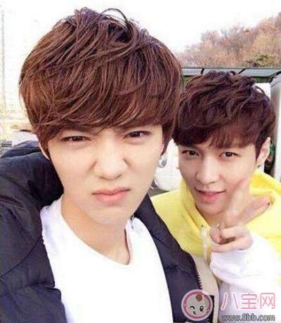 鹿晗張藝興芭莎明星慈善夜合體同框 竟相約一起上廁所？