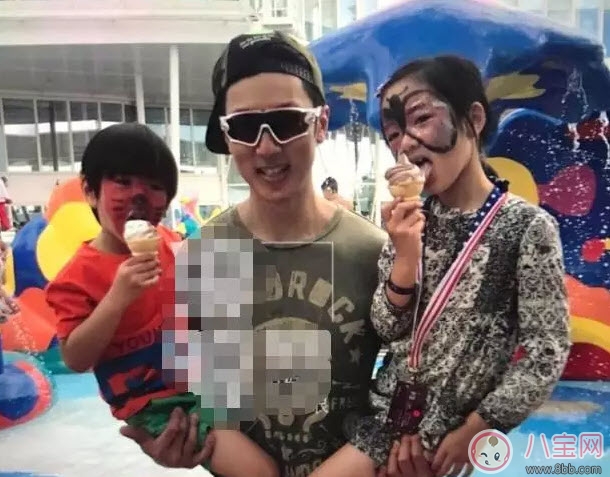 吳尊兒子Max正面照曝光大眼睛超萌 吳尊兒子Max和姐姐合照