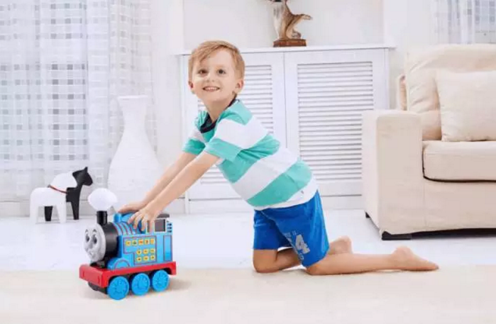 微信語(yǔ)音互陪伴孩子不孤單 動(dòng)托馬斯故事機(jī)測(cè)評(píng)