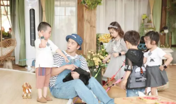 《小手牽小狗》羅志祥帶了幾位萌娃？阿拉蕾的表現(xiàn)怎么樣