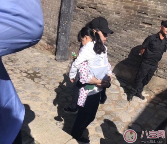 小山竹入選有黑幕嗎 小山竹家庭條件( 鄧倫帶的小山竹是怎么火的)