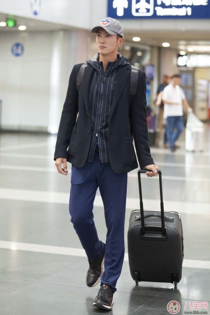 爸爸去哪兒停播,沒有的事 杜江和嗯哼現(xiàn)身機(jī)場