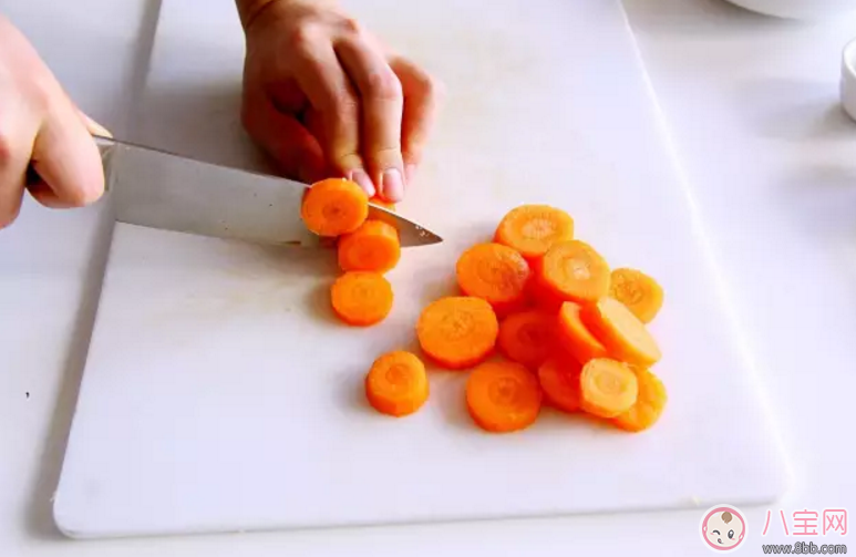 補(bǔ)充葉酸又能預(yù)防孕期便秘 干了這碗橙香胡蘿卜濃湯