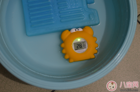 秋季寶寶水溫計(jì)哪款好 棒棒豬小水溫計(jì)測(cè)評(píng)