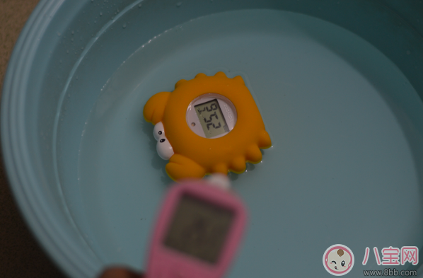 秋季寶寶水溫計(jì)哪款好 棒棒豬小水溫計(jì)測(cè)評(píng)