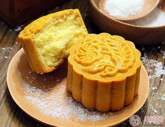 懷孕早期可以吃月餅嗎 孕婦能吃蛋黃白蓮蓉月餅嗎