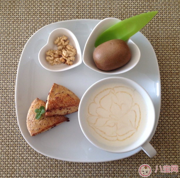 去學(xué)校的時間太短來不及吃早餐 孩子快手早餐