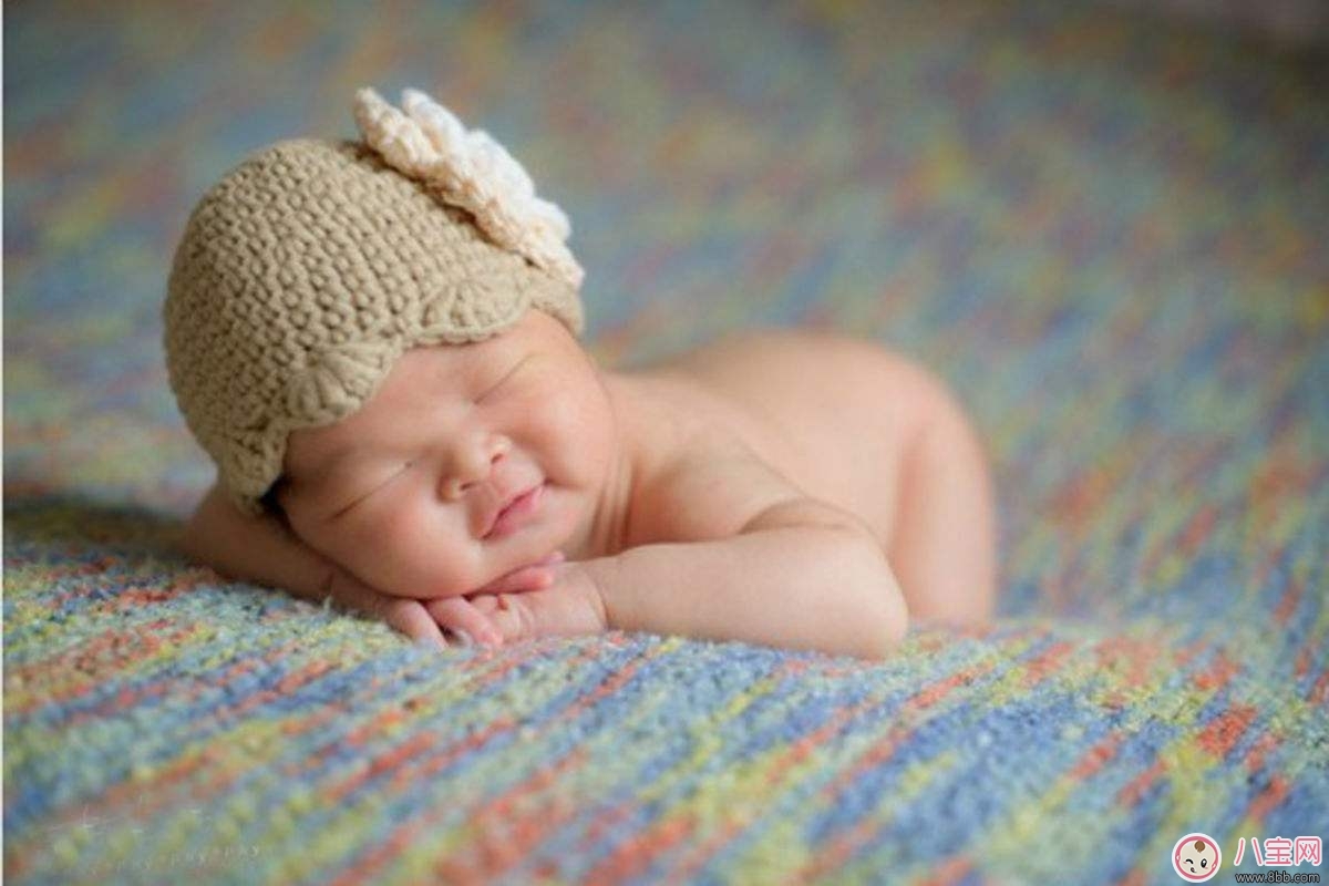 黃磊兒子可愛白嫩 新生兒寶寶皮膚如何護(hù)理