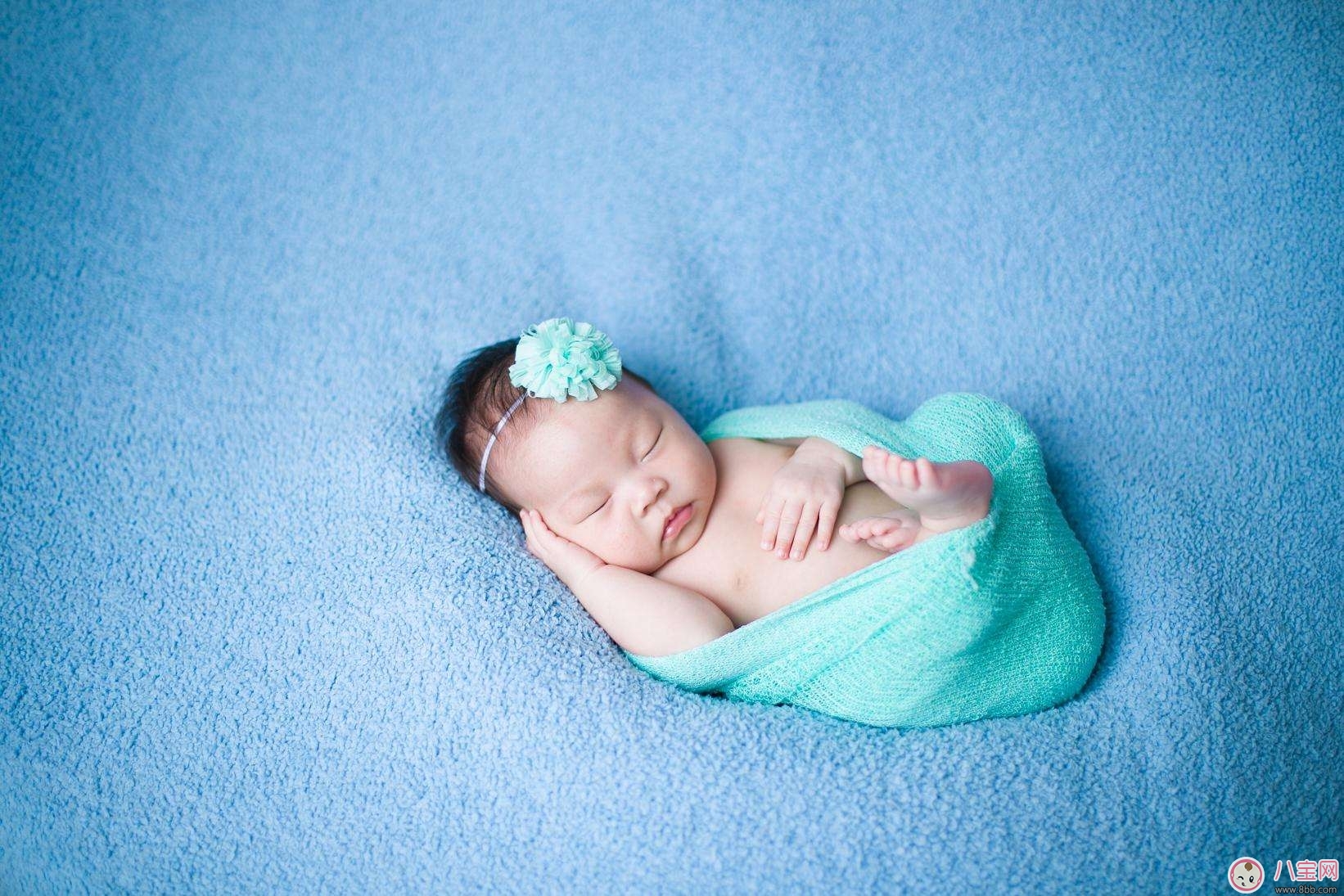 黃磊兒子可愛白嫩 新生兒寶寶皮膚如何護(hù)理