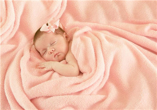 黃磊兒子可愛白嫩 新生兒寶寶皮膚如何護(hù)理