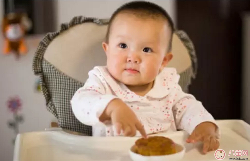 中秋節(jié)寶寶最好吃什么樣的月餅 寶寶吃月餅不能和什么一起吃