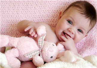 寶寶玩毛絨玩具 毛絨玩具如何選擇和清洗