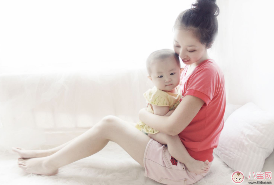 探望新生寶貝這些東西送出去好 看新媽媽這么做最好