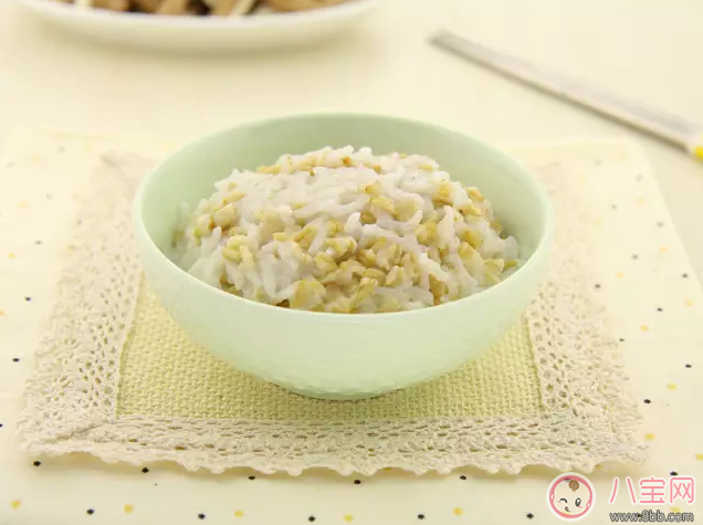 寶寶出牙怎么吃東西 寶寶出牙輔食推薦