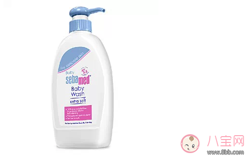 孩子到處爬爬爬身上臟 寶寶洗澡用沐浴露選擇方法
