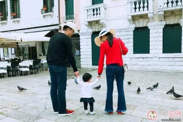 章澤天女兒多大了 奶茶妹妹章澤天有幾個孩子