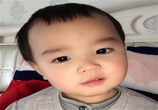 秋季寶寶嘴唇易起皮 寶寶使用唇膏推薦