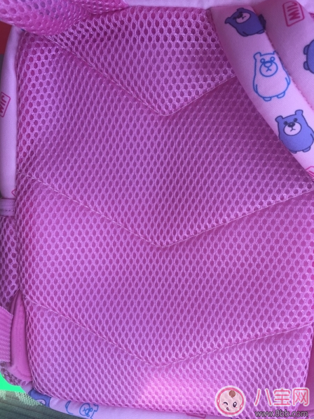 上學(xué)小書包用哪款好 uek幼兒園寶寶書包測(cè)評(píng)