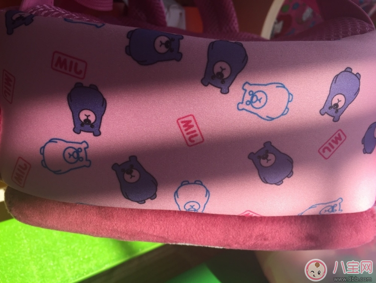 上學(xué)小書包用哪款好 uek幼兒園寶寶書包測(cè)評(píng)