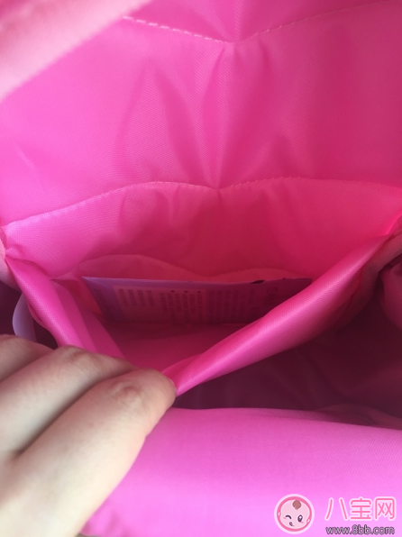 上學(xué)小書包用哪款好 uek幼兒園寶寶書包測(cè)評(píng)