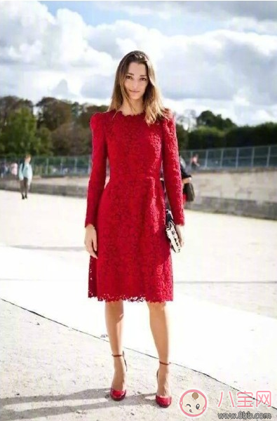 2017秋冬流行色美到?jīng)]朋友 怎么穿衣搭配才是重點(diǎn)