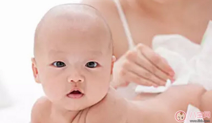 寶寶用的紙巾應(yīng)該怎么挑選 寶寶擦屁屁和擦嘴用的紙有區(qū)別嗎