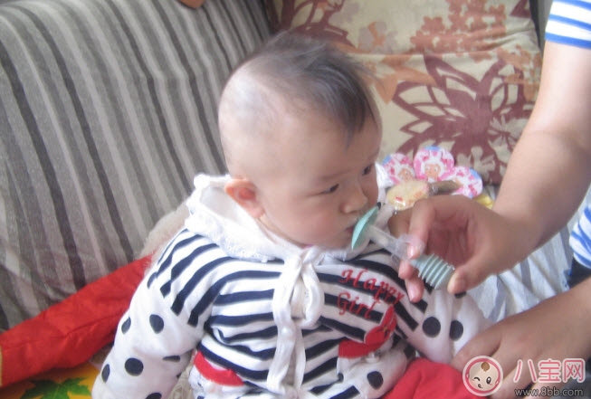 嬰兒喂藥器什么牌子好 小白熊新生兒喂藥器有用嗎