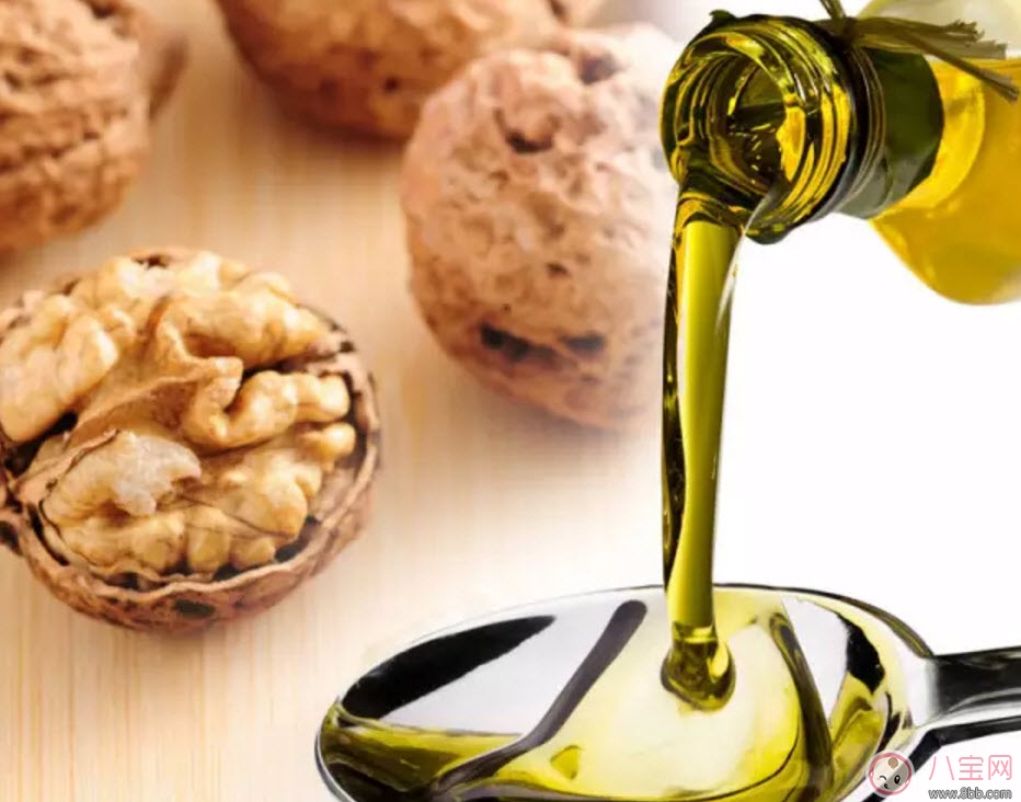 寶寶輔食里要不要放油 寶寶多大可以吃油