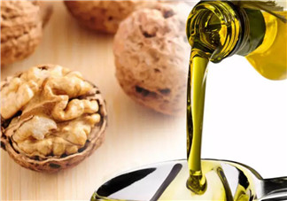 寶寶輔食里要不要放油 寶寶多大可以吃油