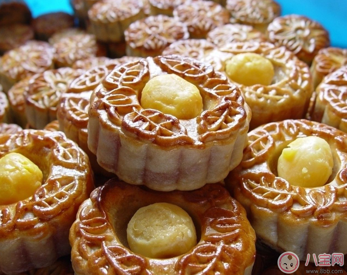 來月經(jīng)可以吃月餅嗎 吃月餅吃多了會怎么樣