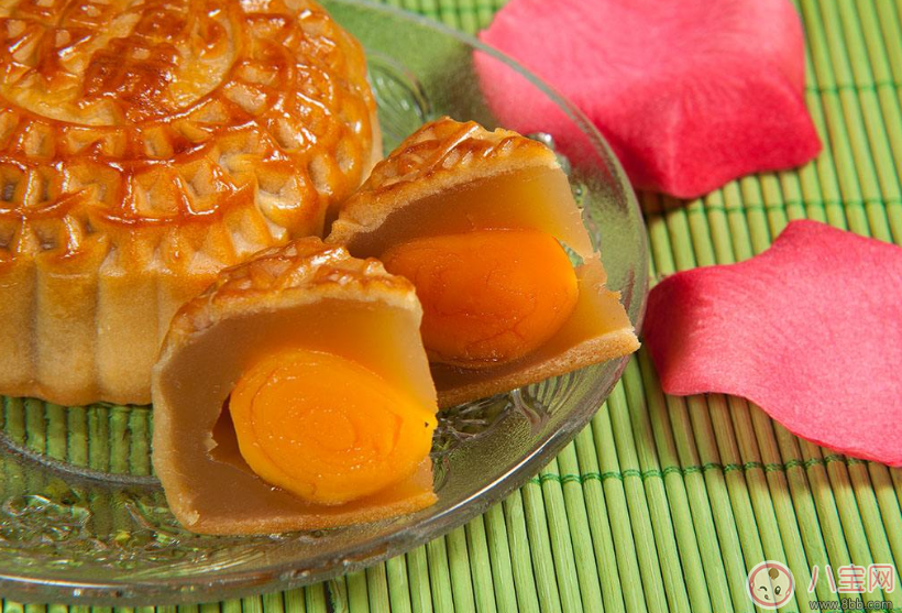 來月經(jīng)可以吃月餅嗎 吃月餅吃多了會怎么樣