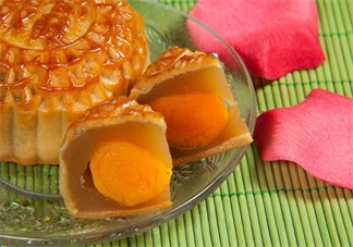 來月經(jīng)可以吃月餅嗎 吃月餅吃多了會怎么樣