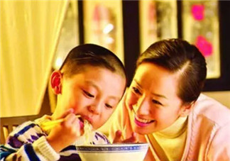 寶寶多大可以吃面條 寶寶面條如何挑選(寶寶吃面條注意事項(xiàng))