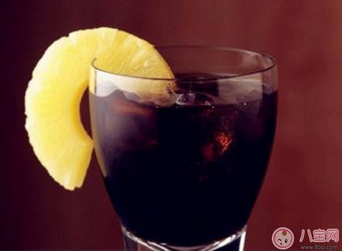 孕婦能喝可樂等碳酸飲料嗎 孕婦喝多少可樂有害(5罐)