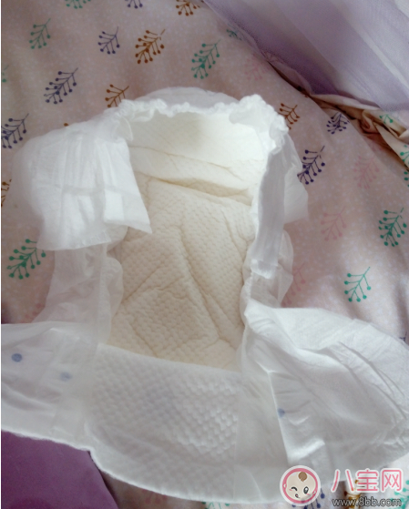 寶寶覺(jué)得穿紙尿褲悶怎么辦 推薦兩款透氣型紙尿褲