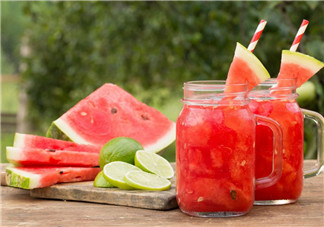 2017夏天寶寶吃西瓜好還是喝西瓜汁好 寶寶多大可以吃西瓜