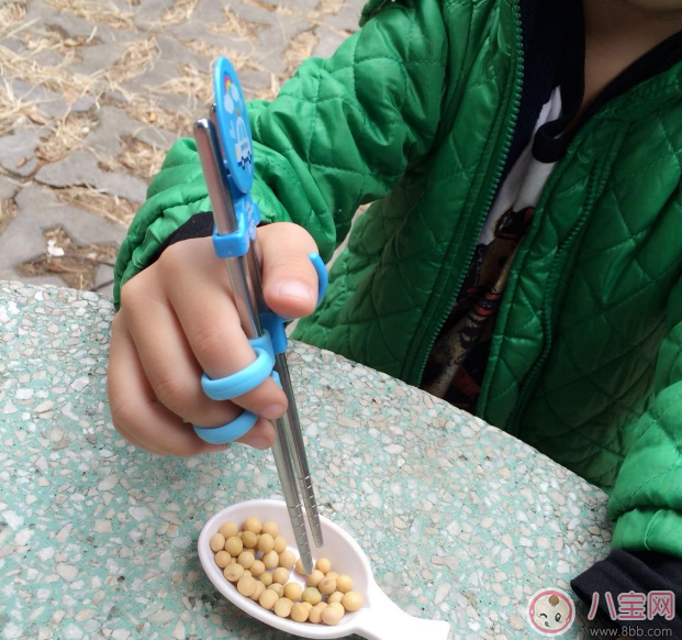 寶寶幾歲用筷子好 寶寶使用筷子推薦 寶寶幾歲用筷子好 寶寶使用筷子推薦