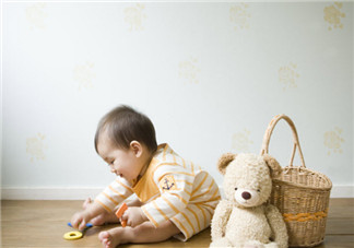 媽媽必備的帶娃神器 費(fèi)雪健身架游戲桌(外國人都在用的帶娃神器)