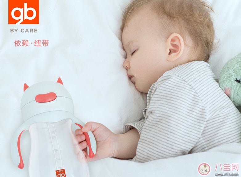 2017夏天寶寶不喝水要換杯子嗎 寶寶喝水杯子怎么選擇