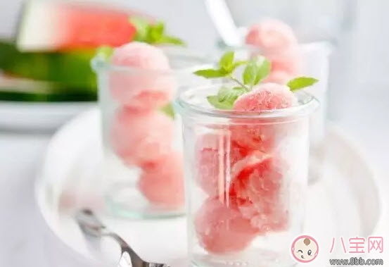 西瓜有哪些吃法西瓜怎么吃 西瓜的花樣吃法大全 西瓜有哪些吃法西瓜怎么吃 西瓜的花樣吃法大全