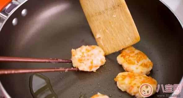 寶寶不吃魚怎么辦 孩子不吃魚怎么哄(沒有魚腥味的魚餅最適合)