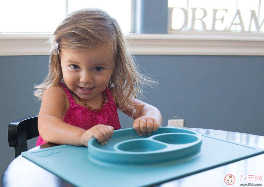 為什么要選專門的兒童餐具，給寶寶挑選餐具時(shí)要注意什么