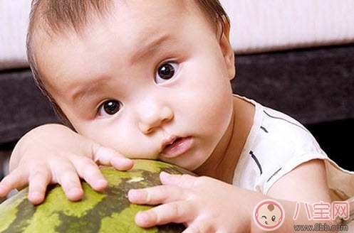 夏天寶寶要不要防曬霜 寶寶應(yīng)該如何防曬(物理防曬) 夏天寶寶要不要防曬霜 寶寶應(yīng)該如何防曬(物理防曬)