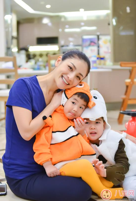 大寶和二寶能和睦相處？ 胡可教會大家