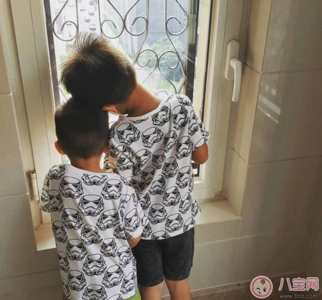 大寶和二寶能和睦相處？ 胡可教會大家