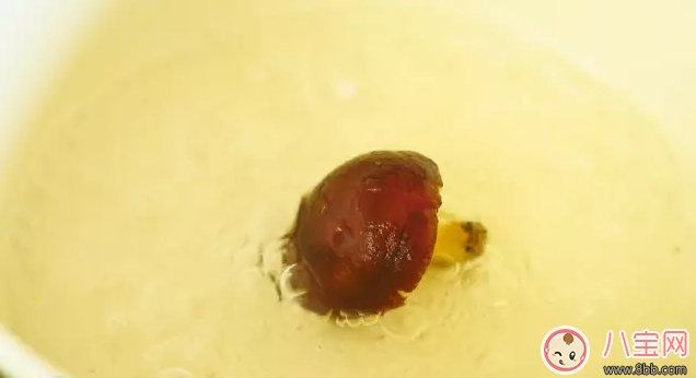 寶寶不喜歡吃白粥 來份香菇玉米雞茸粥