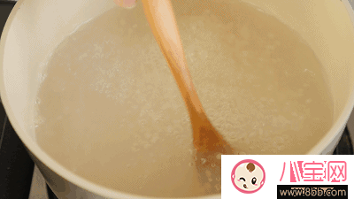 寶寶不喜歡吃白粥 來份香菇玉米雞茸粥