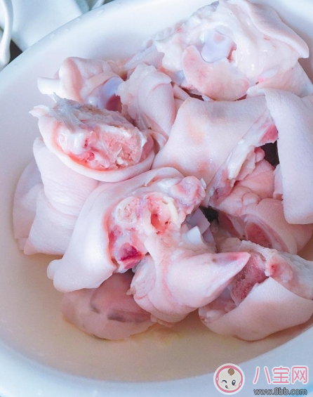 夏日沒(méi)胃口 來(lái)份椒鹽豬蹄下飯香